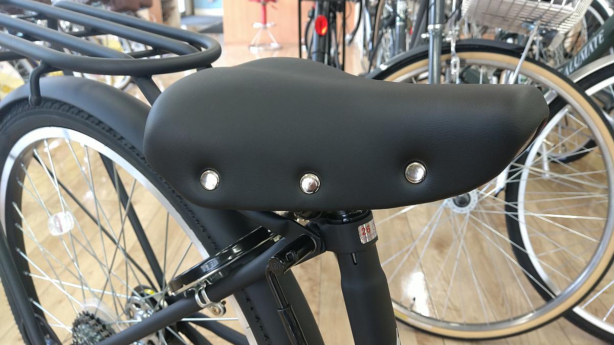 プリシード/テリー型サドル：最低地上高さ７１ｃｍ（２６インチ）