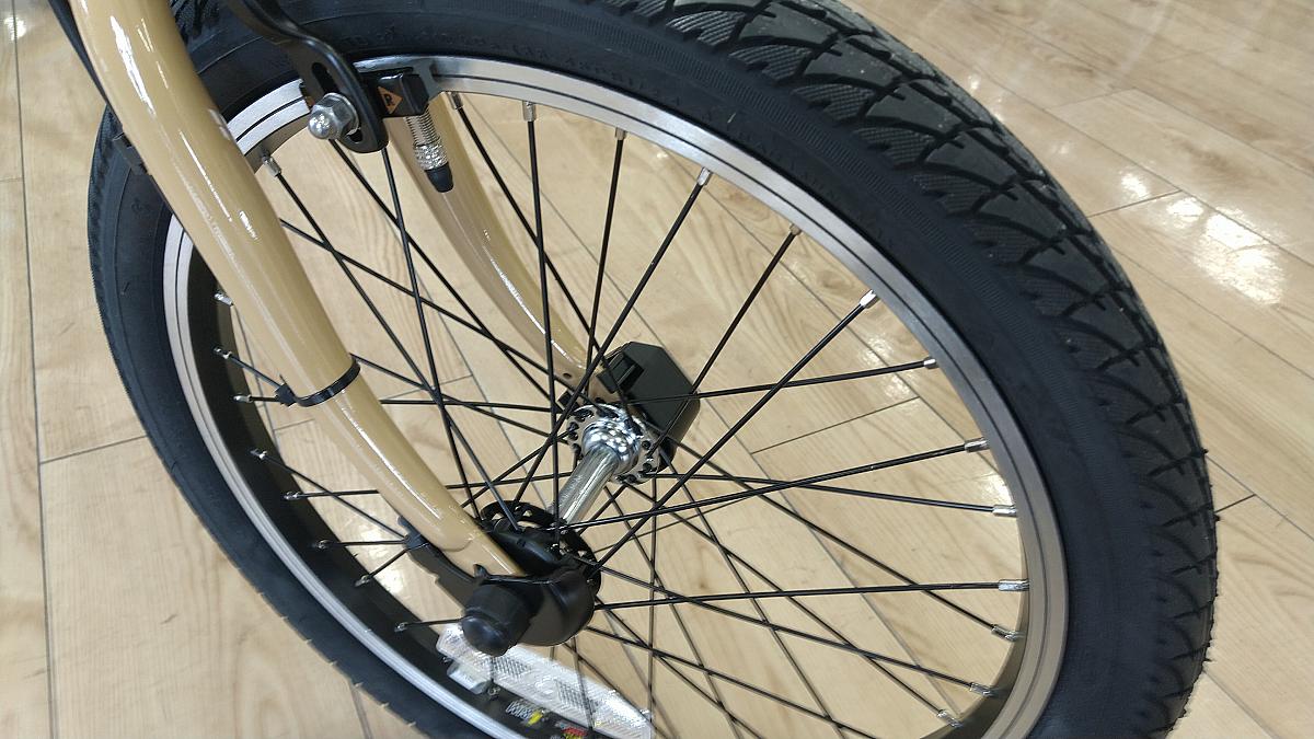 オフタイム/タイヤ（前輪１８インチ後輪２０インチ）