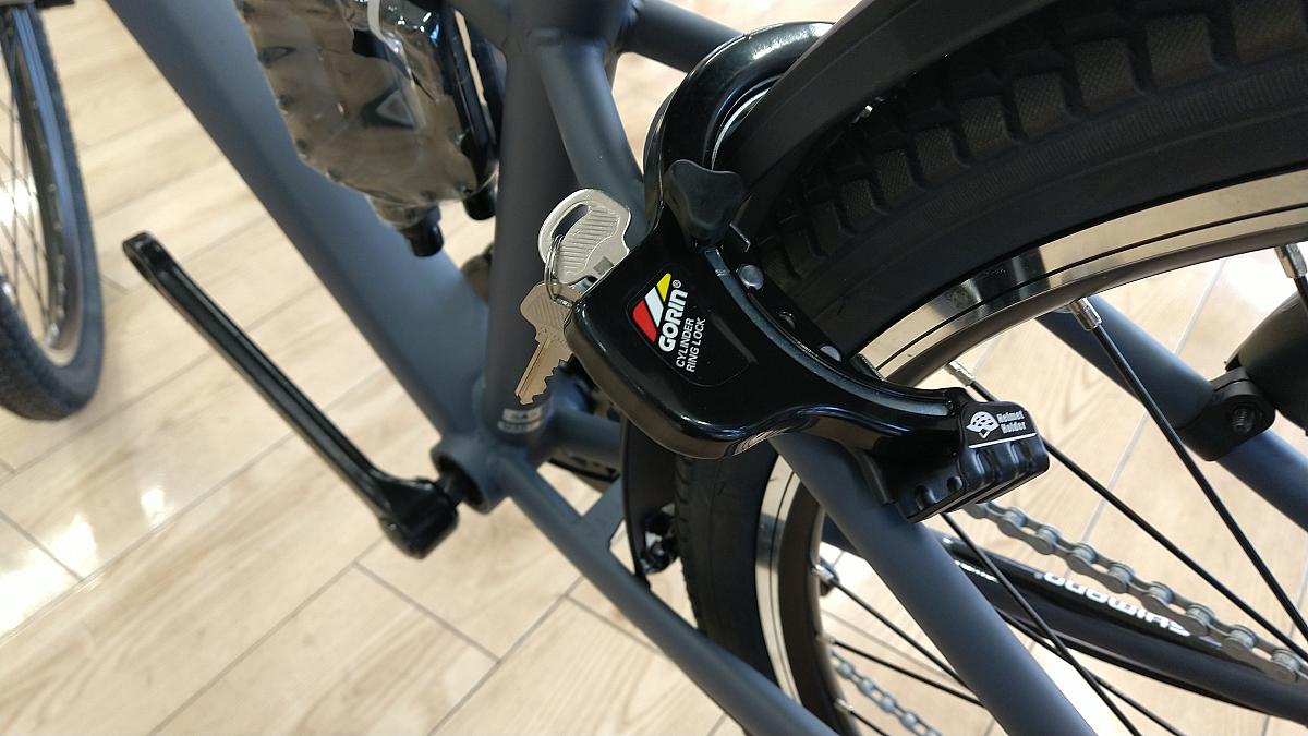 スイフター/後リング錠（ヘルメットホルダー付）