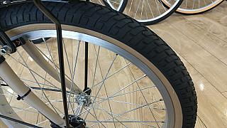 グリッター/タイヤ２０X１．９５（太い）