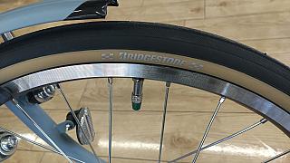 マークローザ　M７/タイヤ（ブリジストン製）