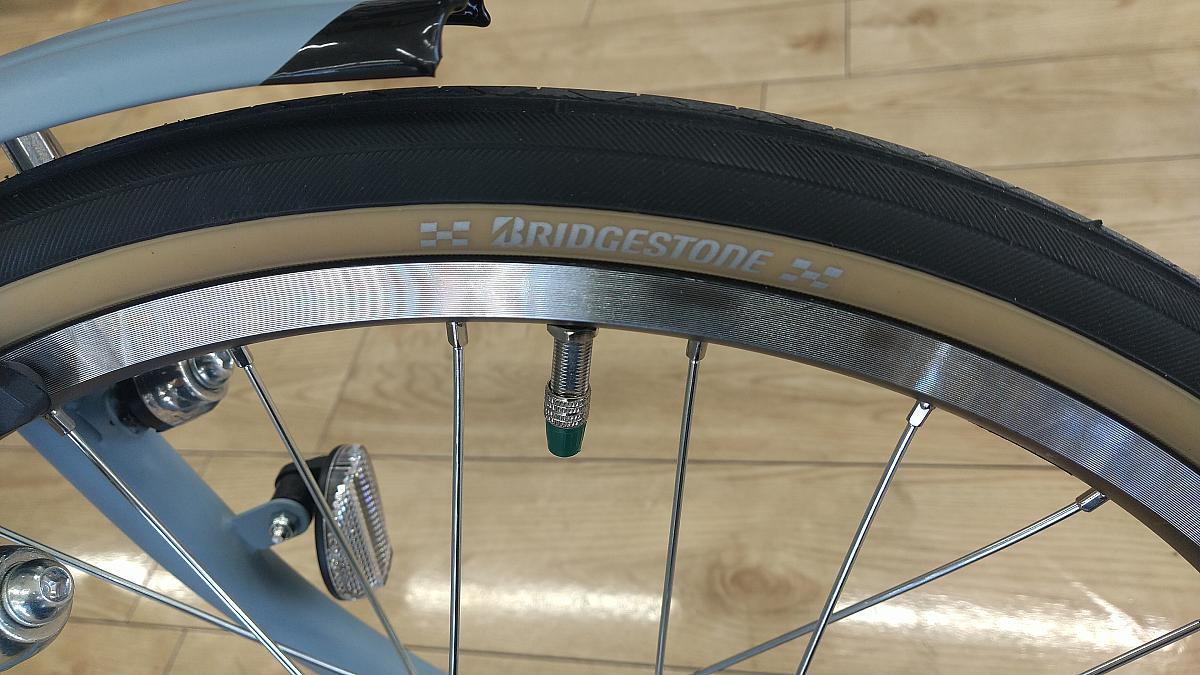 マークローザ　M７/タイヤ（ブリジストン製）