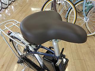 ビビ・L・２０・押し歩き/サドル（快適な座り心地）