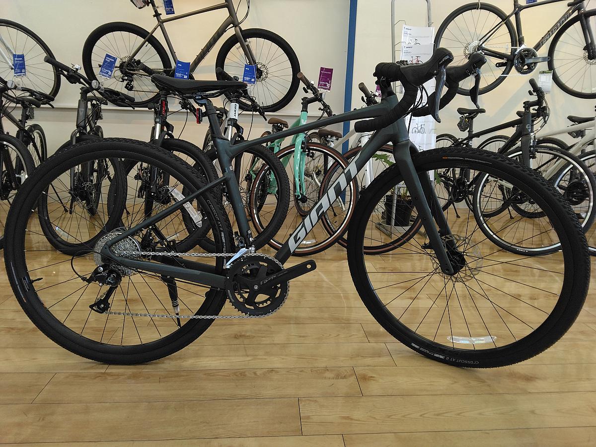 REVOLT 2/アスファルトグリーン