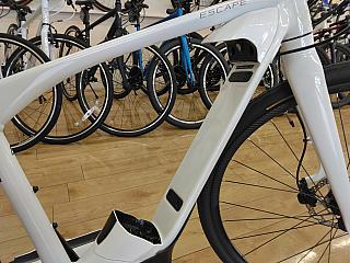 Escape R E+/フレームからバッテリーを外した状態