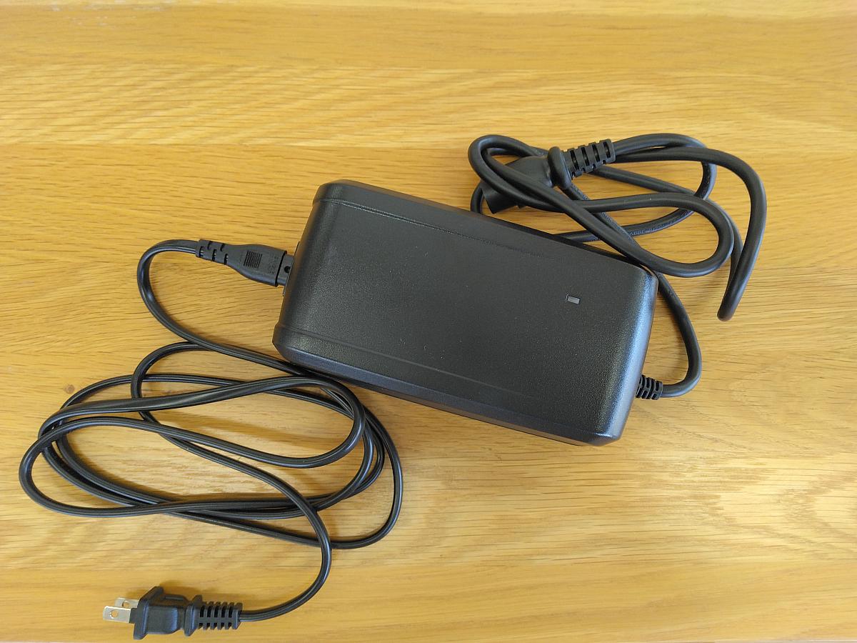 Escape R W E+/充電器