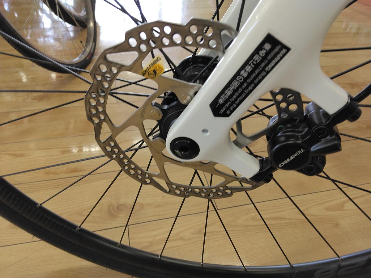 Escape R W E+/前後油圧ディスクブレーキ