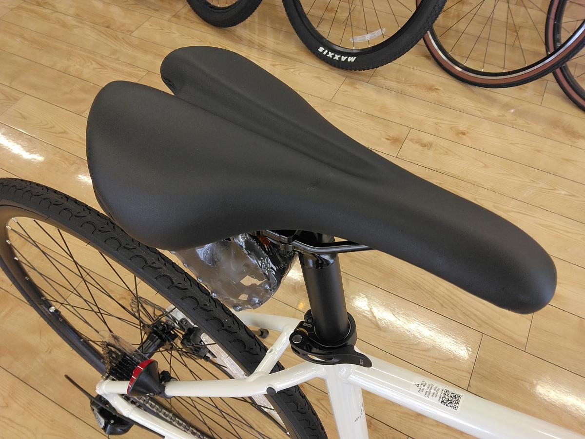 ESCAPE R DISC　２０２６年モデル/スポーツサドル