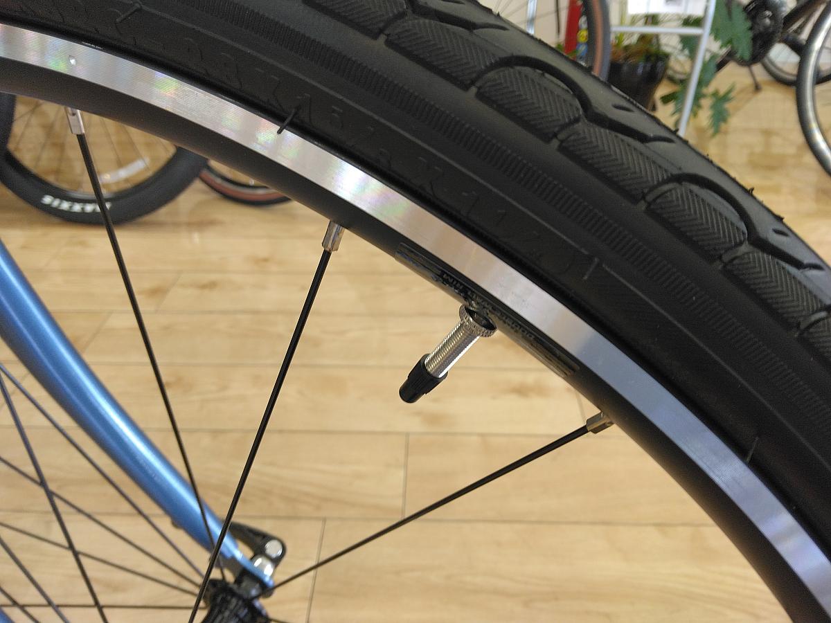 ESCAPE R3 ２０２６年モデル/タイヤ：７００X３２C（フレンチバルブ）