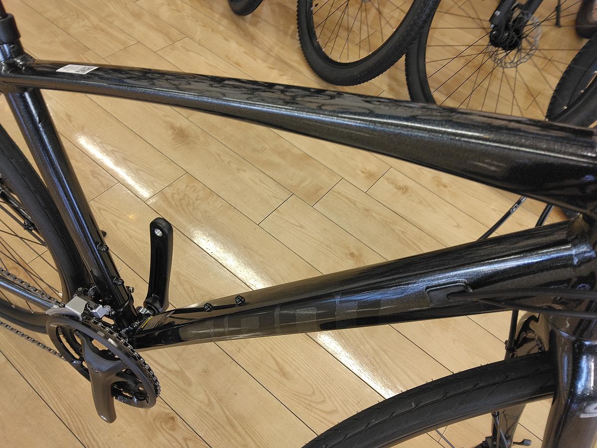 Escape　RX ２　Disc　２０２６年モデル/ワイヤー内蔵軽量アルミフレーム