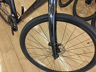 Escape　RX ２　Disc　２０２６年モデル/フルカーボンフォーク